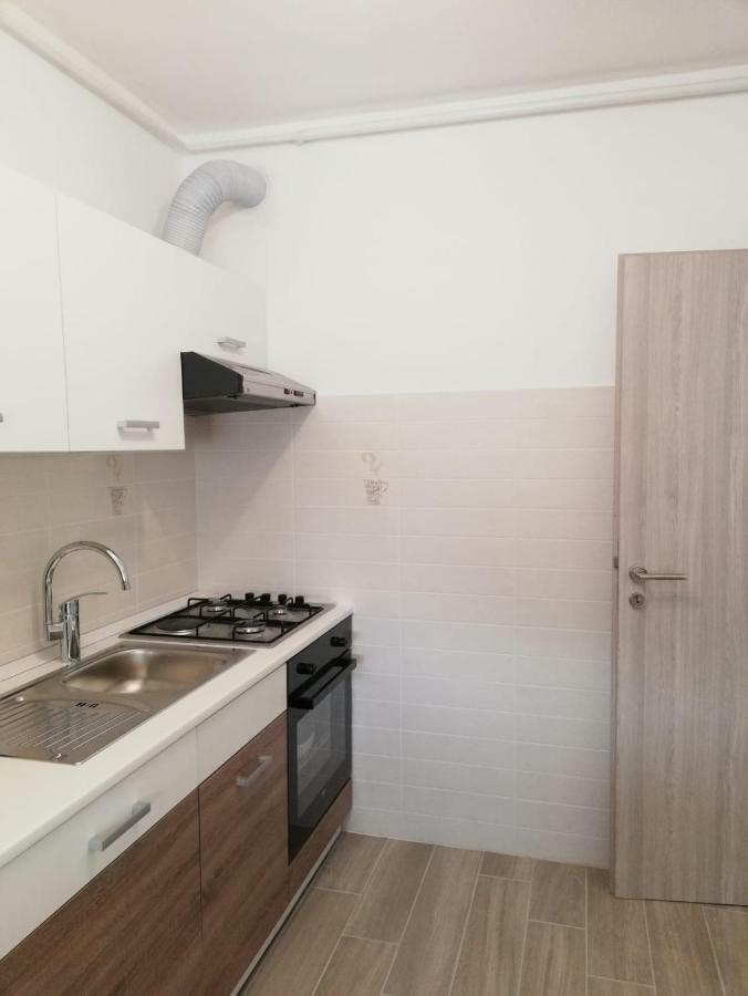 Apartment White พูลา ภายนอก รูปภาพ