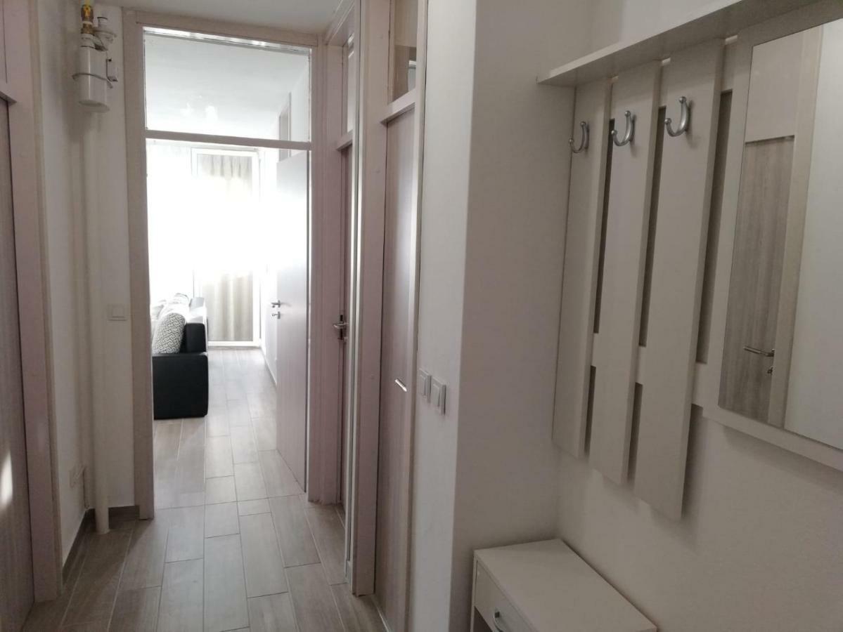 Apartment White พูลา ภายนอก รูปภาพ