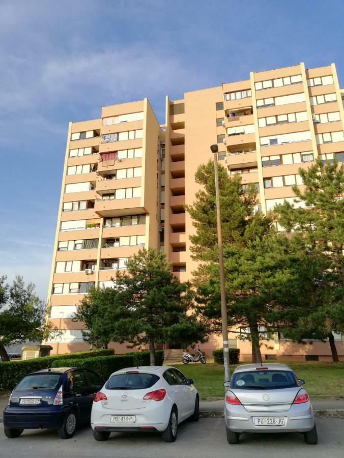 Apartment White พูลา ภายนอก รูปภาพ
